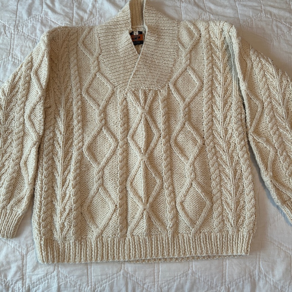 Heavyweight 100% Wool Sweater - size L Unisex